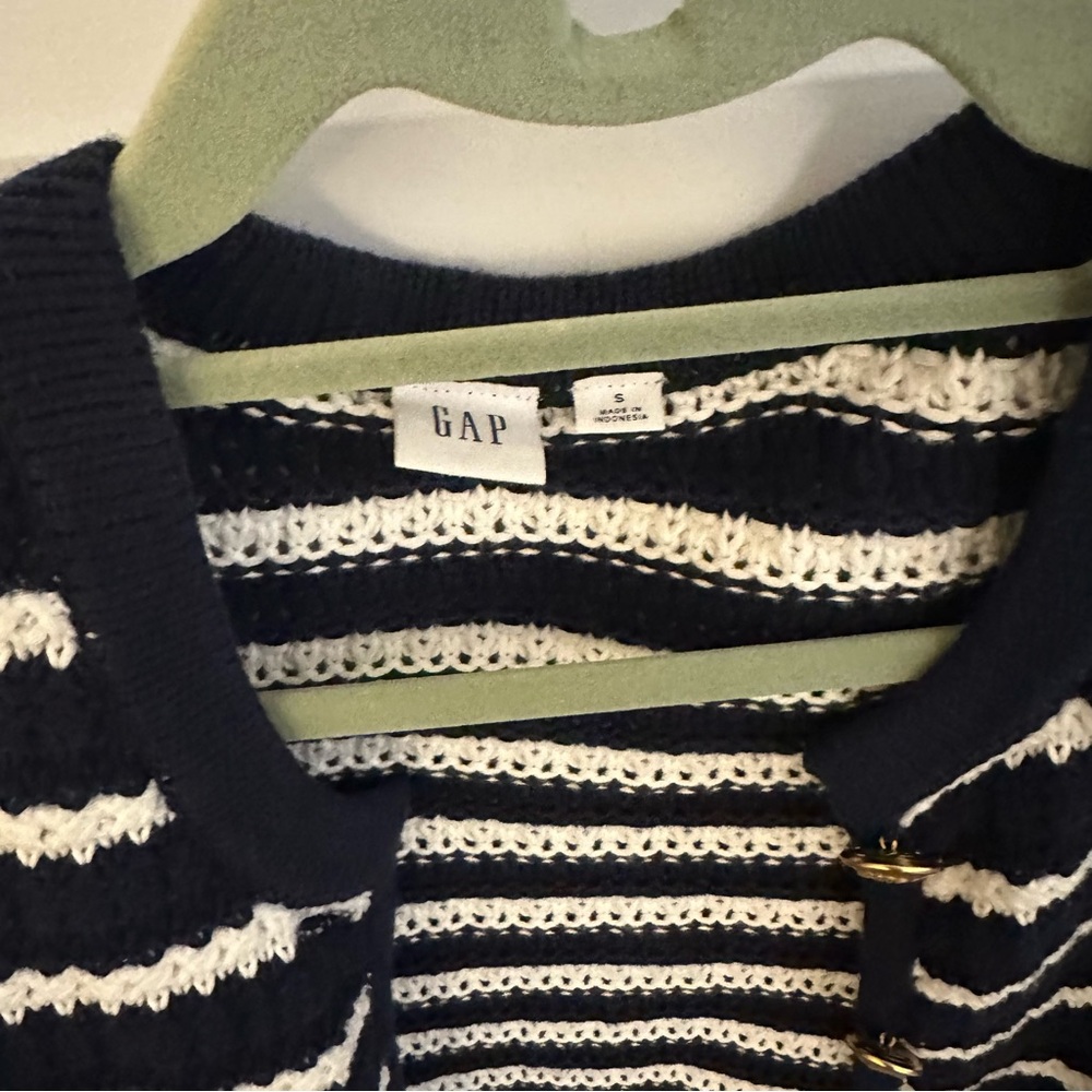 GAP Navy and White Striped Cardigan / Jacket | Size Small | Excellent Condition - Picture 4 of 4
